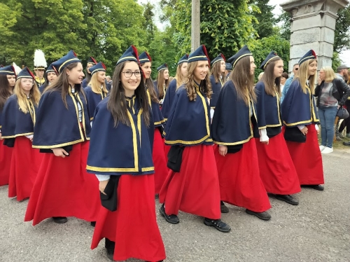 femmesthuin19.jpg
