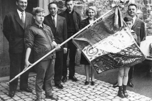 01.Pious-pious Bénédiction du drapeau 1965.jpg